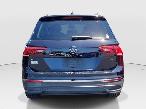 Used 2023 Volkswagen Tiguan SE w/ Panoramic Sunroof Package image 3