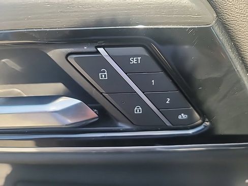 Used 2025 GMC Yukon Denali RWD image 16