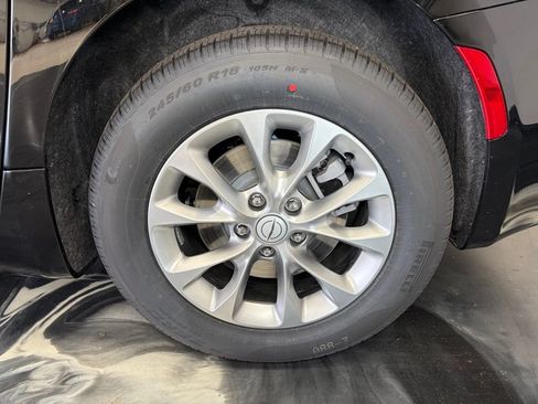 New 2026 Chrysler Pacifica Select AWD/4WD image 24