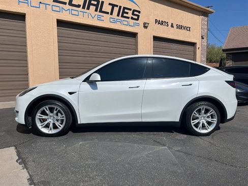 Used 2021 Tesla Model Y Long Range AWD/4WD image 3