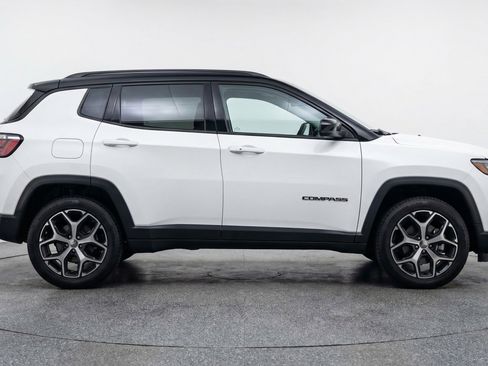Used 2025 Jeep Compass Limited AWD/4WD image 11