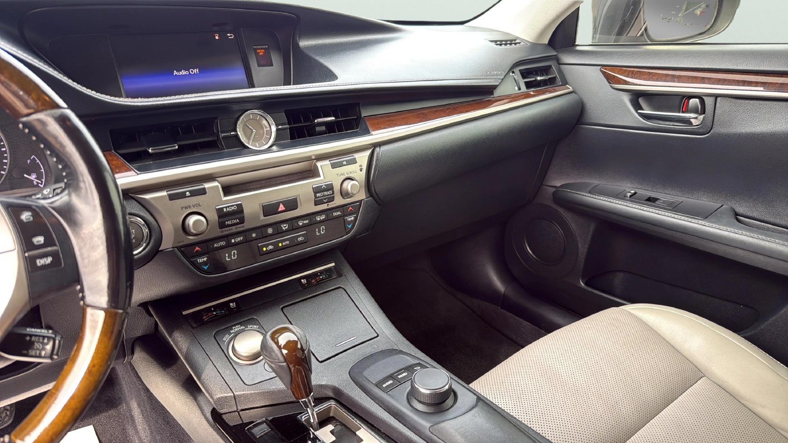 Used 2015 Lexus ES 350 w/ Premium Package FWD image 21