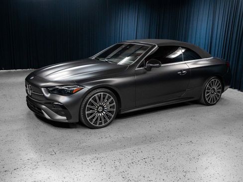 Used 2025 Mercedes-Benz CLE 450 4MATIC Cabriolet image 2