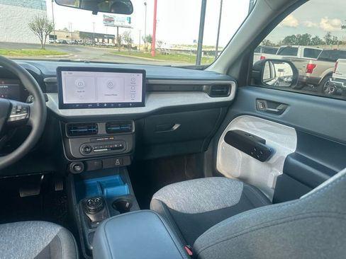 Used 2025 Ford Maverick XLT image 19