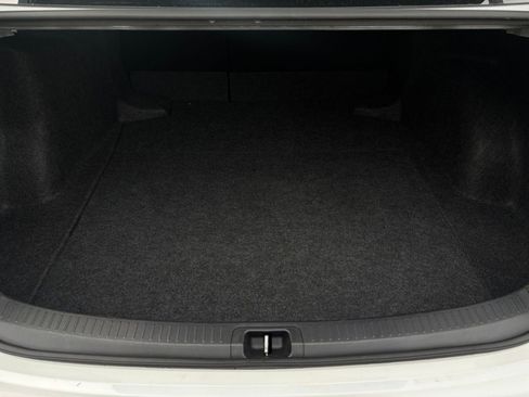 Used 2025 Toyota Corolla LE image 30