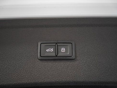 Used 2025 Audi Q5 2.0T Premium image 10