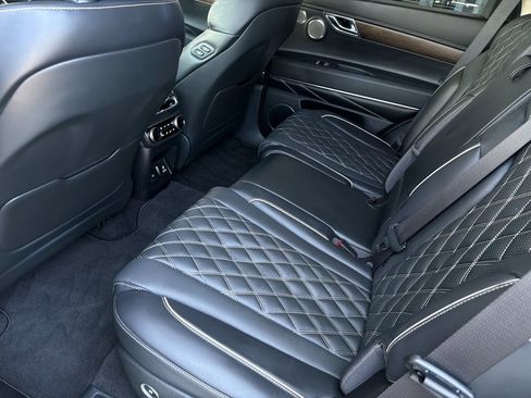 Used 2023 Genesis GV80 3.5T AWD/4WD image 13
