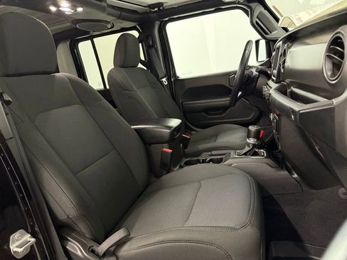 Used 2022 Jeep Gladiator Willys image 18