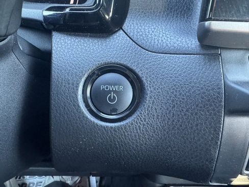 Used 2025 Toyota Camry SE image 23