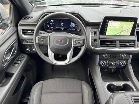 Used 2024 GMC Yukon SLE w/ Gmc Pro Safety Plus Package AWD/4WD image 5