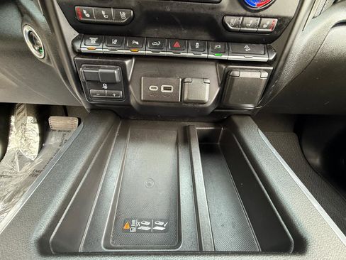 Used 2023 GMC Sierra 2500 Denali image 28