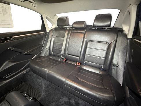 Used 2016 Volkswagen Passat 1.8T SE image 11