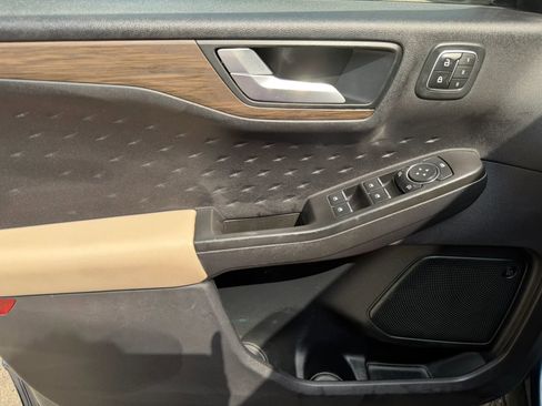 Used 2020 Ford Escape Titanium w/ Titanium Premium Package 2.0 image 20