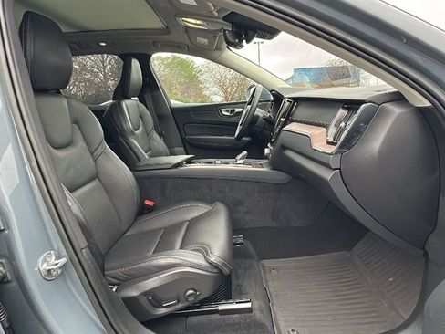 Used 2023 Volvo XC60 B6 Ultimate w/ Climate Package image 15
