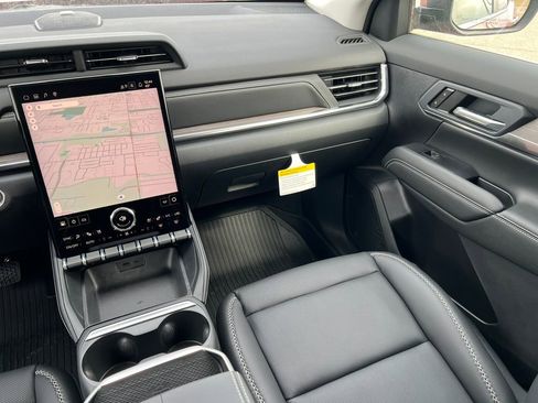 New 2026 GMC Terrain Denali w/ LPO, Floor Liner Package image 33