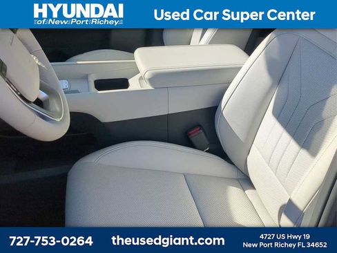 New 2026 Hyundai Santa Fe SE image 17