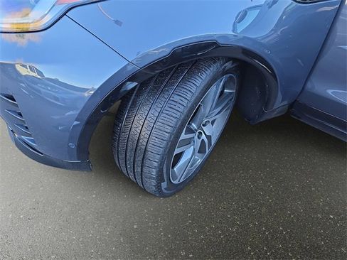 Used 2024 Land Rover Discovery Dynamic SE image 32