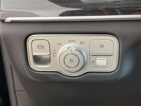 Used 2023 Mercedes-Benz GLS 450 4MATIC image 21