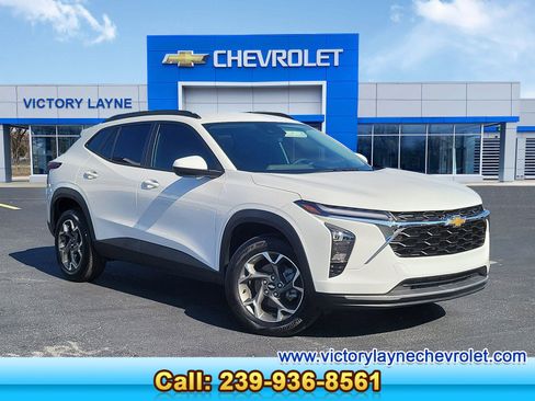 Used 2026 Chevrolet Trax LT w/ Driver Confidence Package FWD image 1