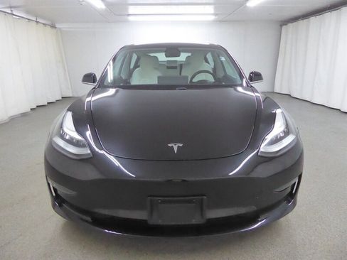 Used 2018 Tesla Model 3 Long Range image 2