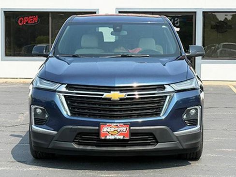 Used 2022 Chevrolet Traverse LS AWD/4WD image 8