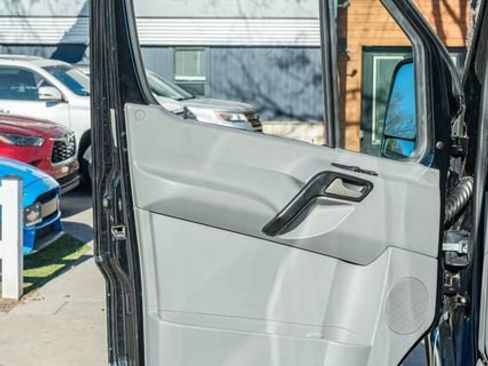 Used 2016 Mercedes-Benz Sprinter 3500 image 17