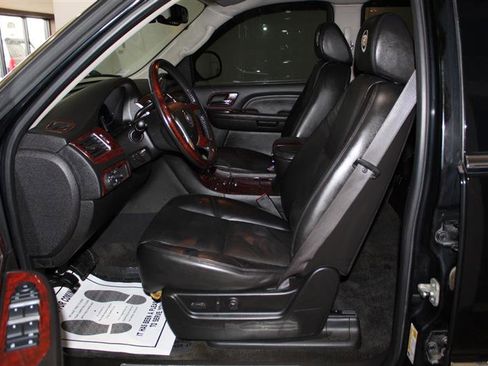 Used 2008 Cadillac Escalade AWD image 24