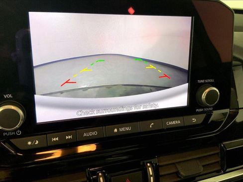 Used 2025 Nissan Pathfinder SV image 21