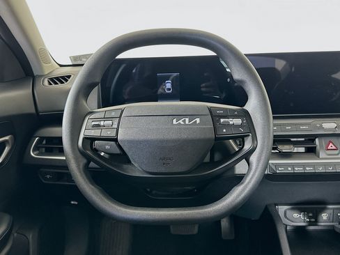 Used 2025 Kia K4 FWD image 18