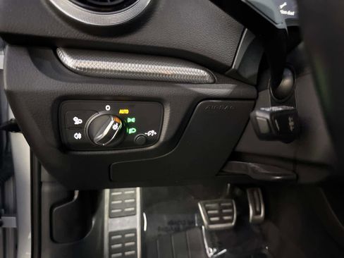 Used 2017 Audi A3 e-tron Premium Plus w/ Technology Package image 32