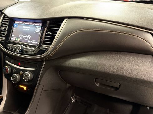 Used 2020 Chevrolet Trax LS w/ Tint and Cruise Package FWD image 29