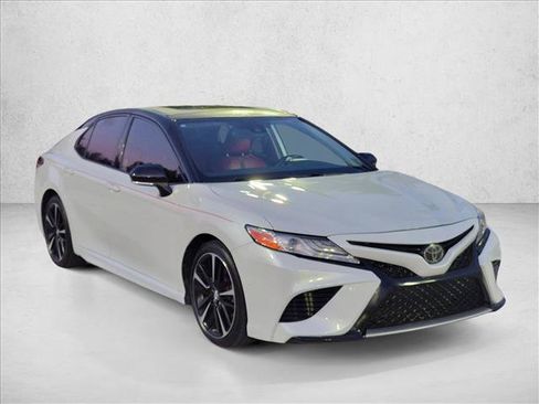Used 2019 Toyota Camry XSE FWD image 3