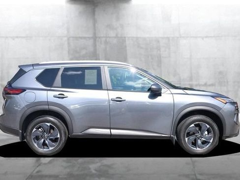 Certified 2025 Nissan Rogue SV w/ SV Premium Package FWD image 5