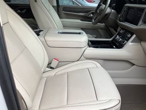 Used 2021 GMC Yukon Denali w/ Denali Ultimate Package AWD/4WD image 10