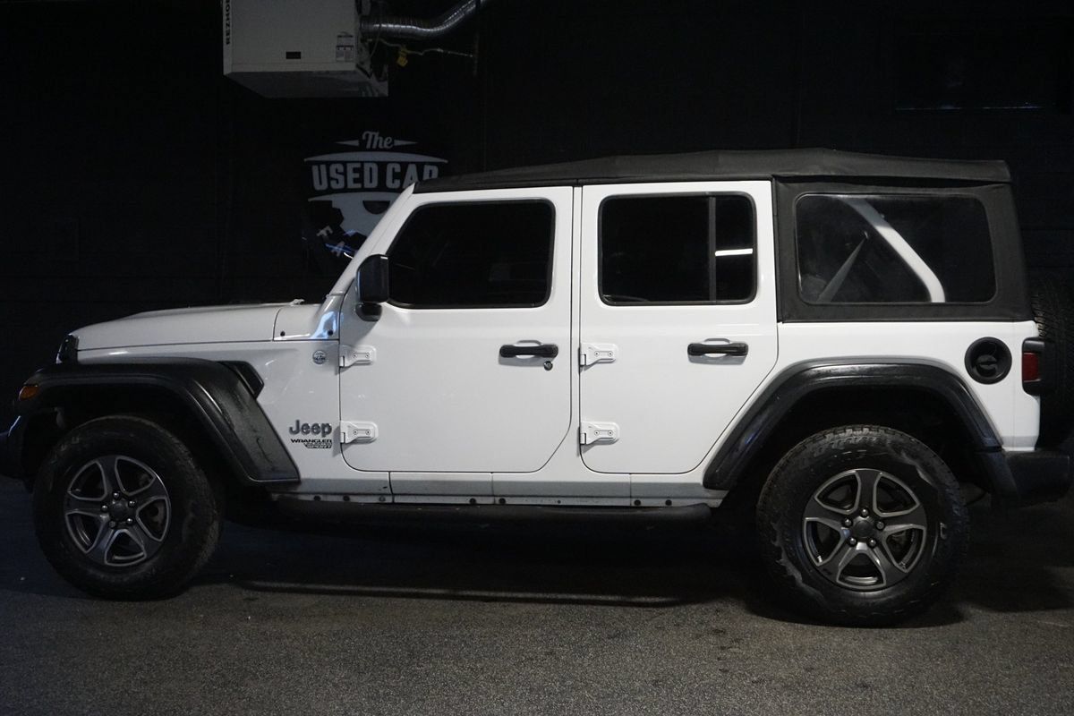 Used 2018 Jeep Wrangler Unlimited Sport AWD/4WD image 3