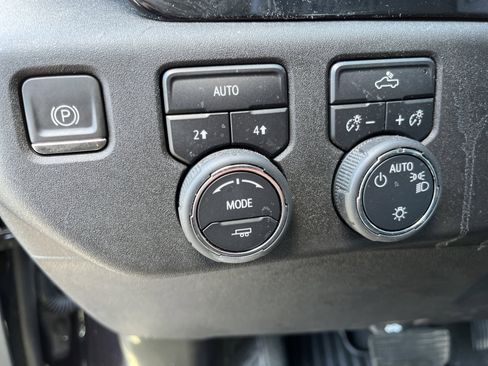 Used 2024 Chevrolet Silverado 1500 LT image 16