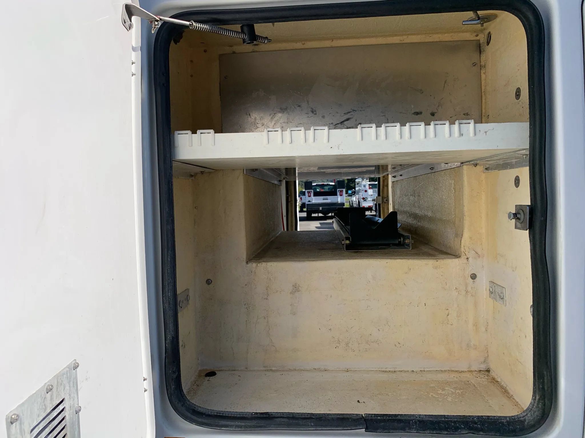 Used 2013 Ford F450 XL w/ Snow Plow Prep Pkg RWD image 25