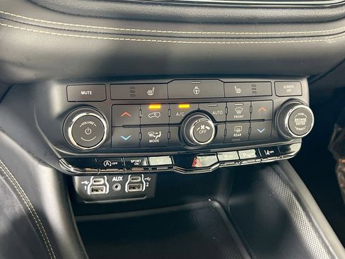 Used 2022 Dodge Durango GT image 15