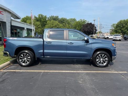 Used 2024 Chevrolet Silverado 1500 LT AWD/4WD image 3
