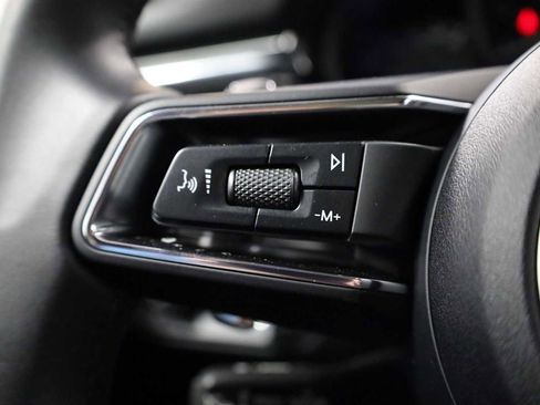 Certified 2025 Porsche Macan image 27