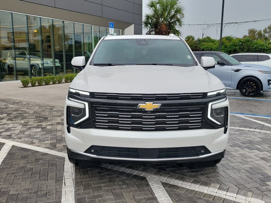 Used 2025 Chevrolet Tahoe High Country AWD/4WD image 8