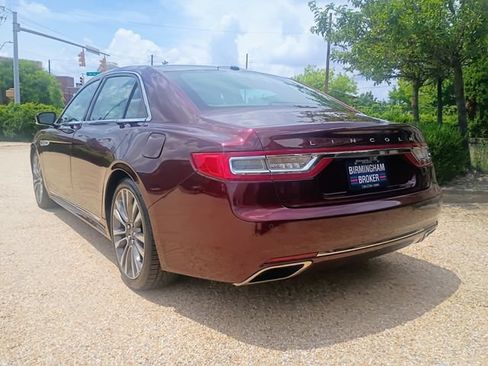 Used 2017 Lincoln Continental Select w/ Climate Package AWD/4WD image 8