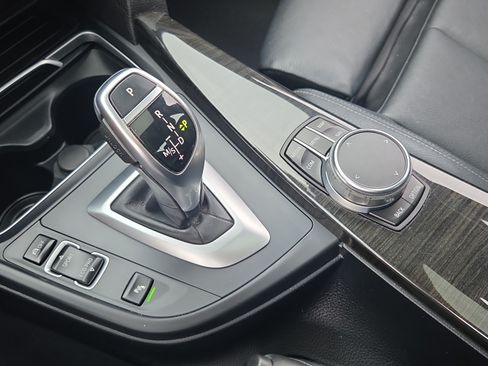 Used 2018 BMW 340i xDrive Sedan w/ Premium Package AWD/4WD image 32