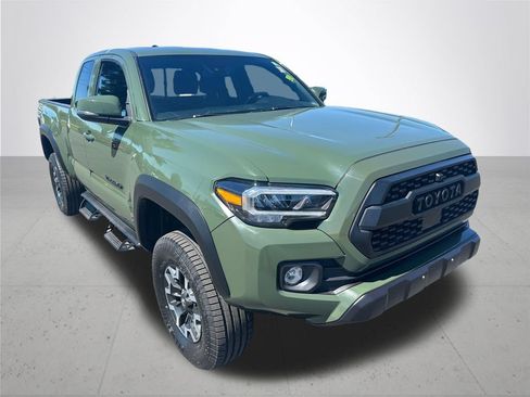Used 2021 Toyota Tacoma TRD Off-Road w/ TRD Premium Off Road Package AWD/4WD image 5