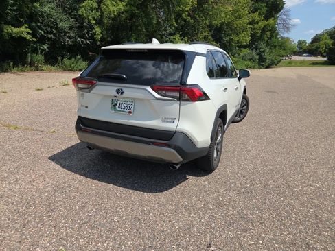 Used 2022 Toyota RAV4 Limited AWD/4WD image 15