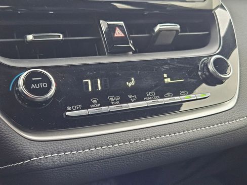 Used 2022 Toyota Corolla Hatchback image 22