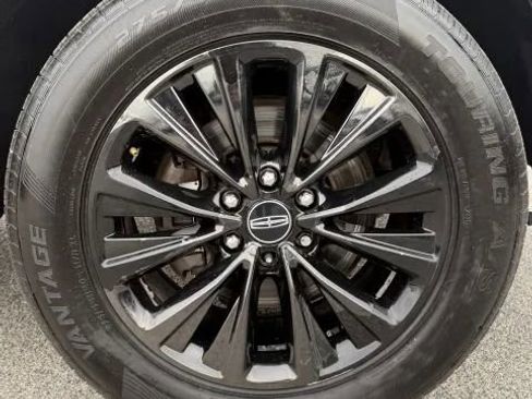 Used 2015 Lincoln Navigator 4WD image 14