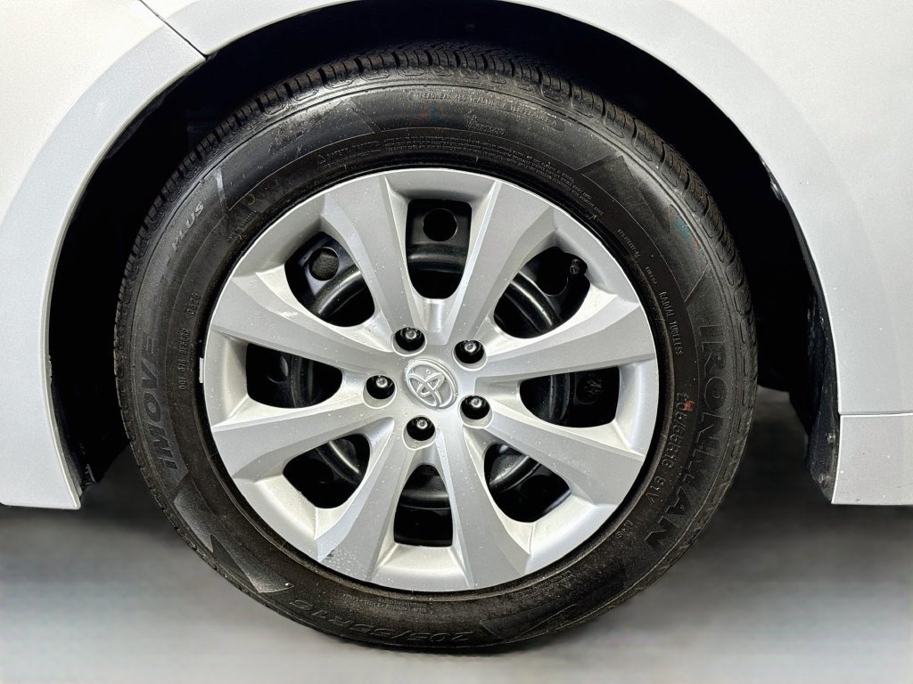 Used 2025 Toyota Corolla LE FWD image 36