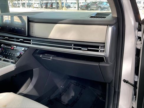 Certified 2025 Hyundai Santa Fe SEL image 16