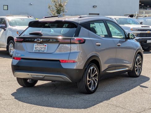 Used 2022 Chevrolet Bolt EUV Premier w/ Sun & Sound Package image 5